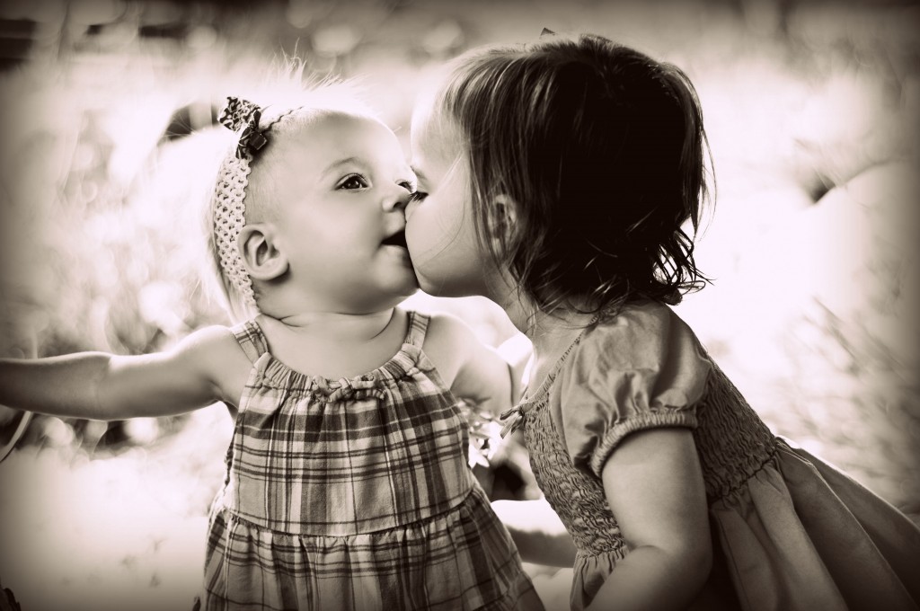 kissing b-w RTP